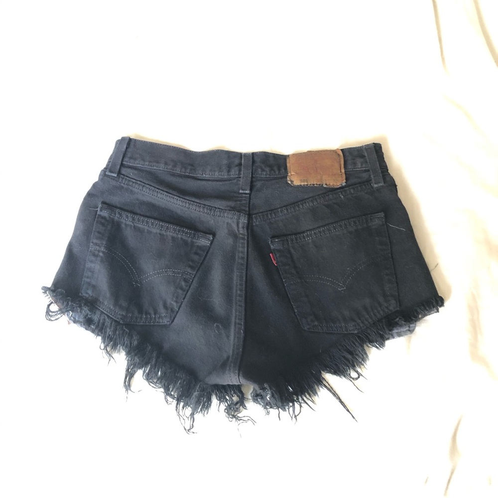Vintage Levi’s 501 shorts - Picture 2 of 4